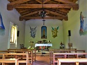 24 Interno chiesetta S. Maria di Lourdes 